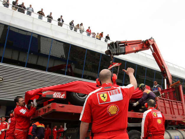 El Ferrari de Massa, a su llegada al pit-lane.

Foto: Juan Carlos Toro
