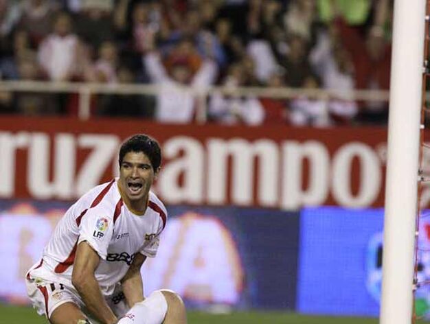 Renato en el momento del gol sevillista.

Foto: Antonio Pizarro