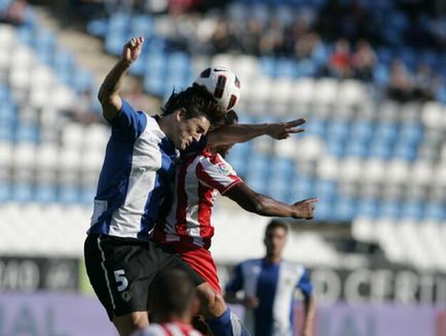 El Almer&iacute;a empata en casa 1-1 ante el H&eacute;rcules. / Javier Alonso