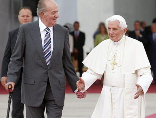 Don Juan Carlos Con el Papa en la visita a Valencia.

Foto: Efe