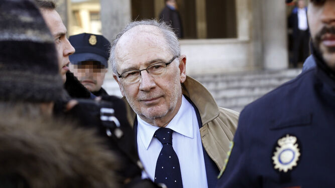 El ex presidente de Bankia Rodrigo  Rato, a su salida de los juzgados.