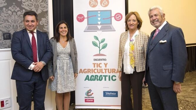 La consejera de Agricultura, Carmen Ortiz, en la clausura del encuentro 'TIC y Agricultura. Agrotic', celebrado esta semana en Sevilla.