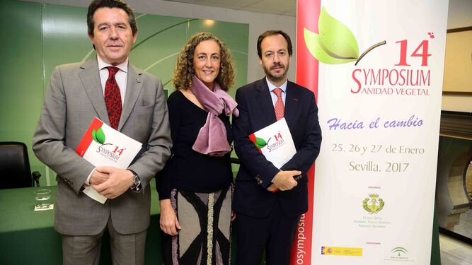 Antonio Vergel,Mari Cruz Ledro y Rafael Olvera en la presentación de la edición número 14 del symposium nacional.