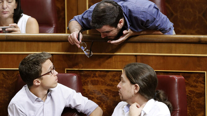 Iglesias, Errejón y Garzón hablan en el Congreso.