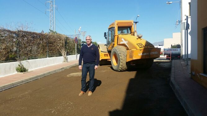 El alcalde de Huércal de Almería, Ismael Torres, ha visitado la obras.