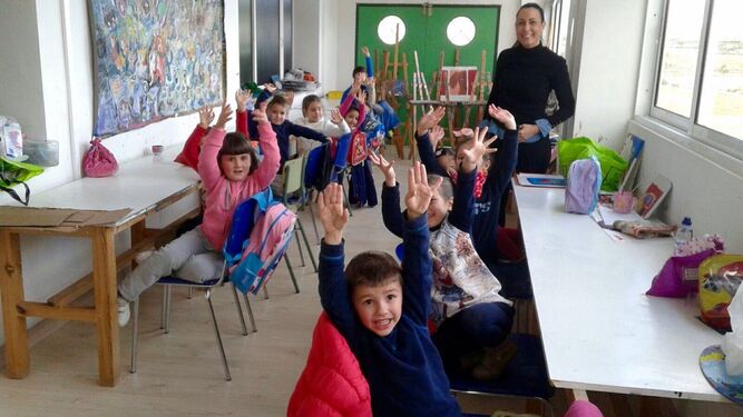 Los niños de Huércal-Overa ya disfrutan de más actividades extraescolares municipales.