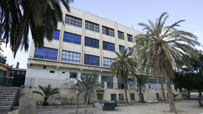 Edificio del Hogar Provincial, donde la Diputación planteó en su día el proyecto de la nueva residencia.