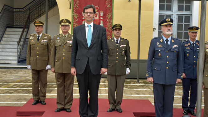 El coronel Carlos Ángel Echevarría jura su cargo como delegado de Defensa de Andalucía.