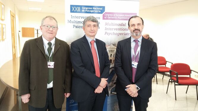 Ignacio Mendezona, Luis Agüera y Jorge Pla en el congreso de la Asociación Europea de Geriatría Psiquiátrica.