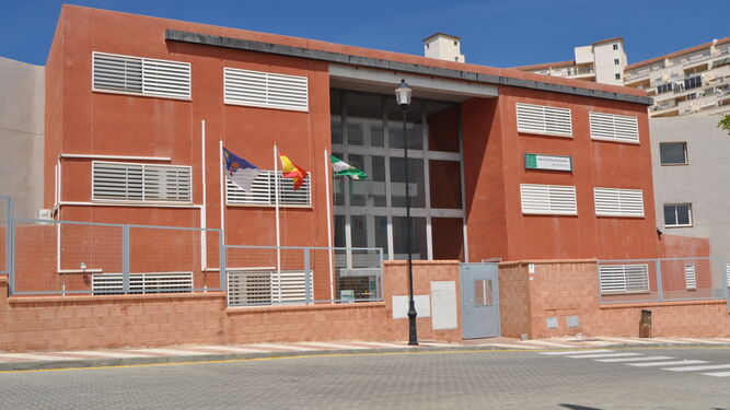 Fachada exterior del instituto Mar Mediterráneo, que ampliará su oferta formativa el próximo curso escolar.