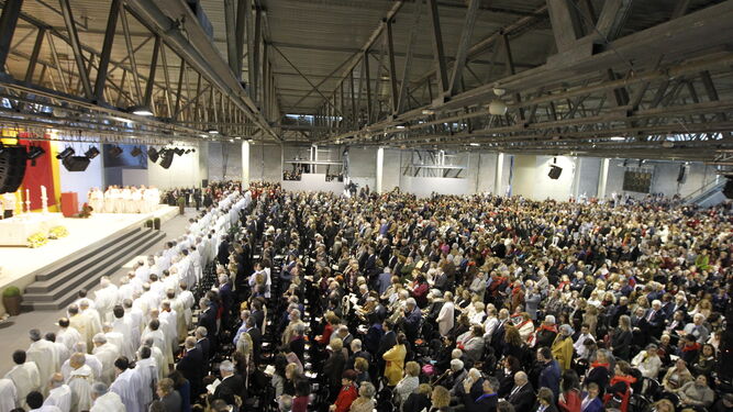 Panorámica del Palacio de Exposiciones y Congresos de Aguadulce durante la celebración de la ceremonia de beatificación de los 115 mártires de Almería.