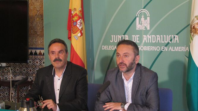 Alfredo Valdivia y Miguel Ángel Tortosa presentando los Días Europeos de la Artesanía.