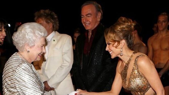 Kilie Minogue se refugia en el príncipe Andrés para llorar la pérdida de su ex