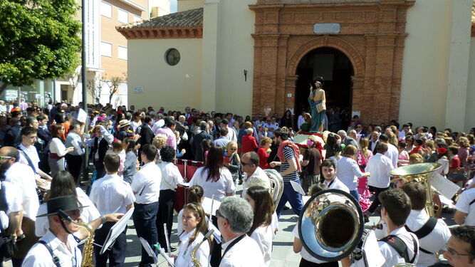 Salida multitudinaria de la imagen de San Marcos, previa a la procesión- romería que tuvo lugar el año pasado.