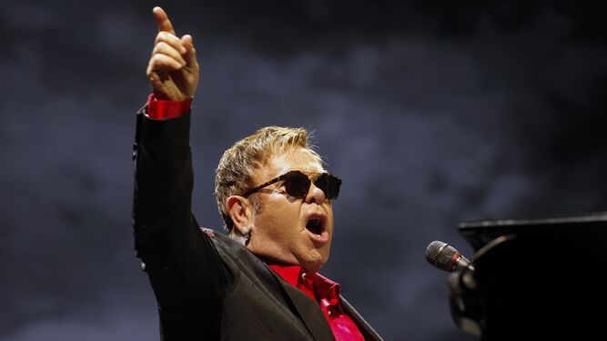 Elton John cancela sus conciertos en Estados Unidos tras ser hospitalizado