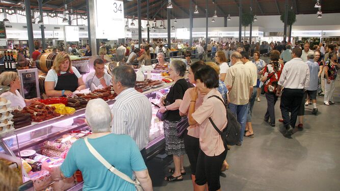 El Mercado Central tendría que abrir por las tardes, según los planes iniciales, tras su rehabilitación.