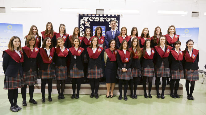 Imposición de becas a la XXI promoción de alumnas del Altaduna