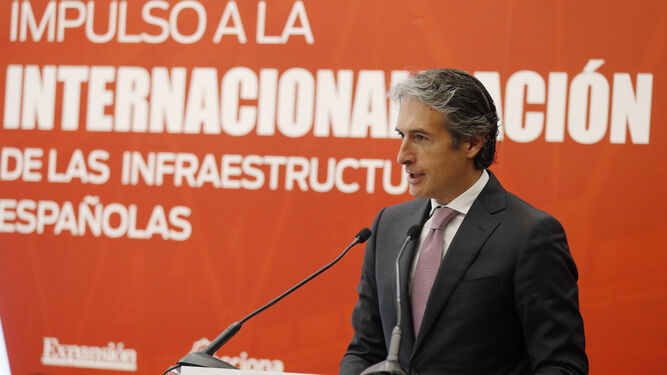 El ministro de Fomento, Íñigo de la Serna, ayer, en un acto en Madrid.