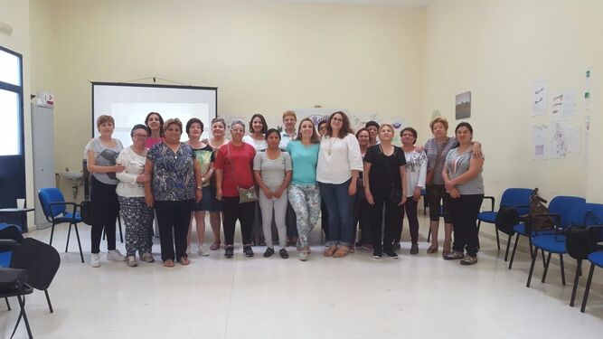 El grupo de participantes en el taller sobre higiene postural.