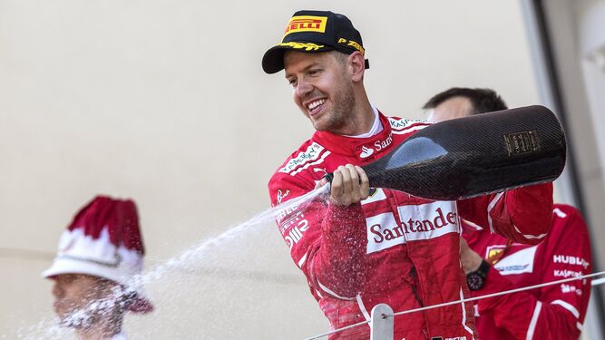 Vettel celebra su triunfo en Mónaco.
