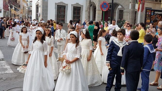 Niños en la celebración del Corpus Christi