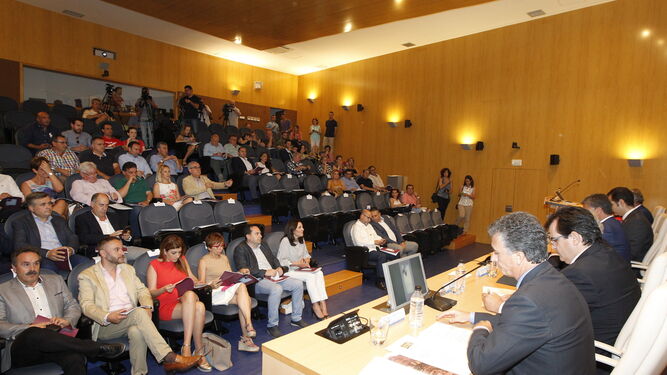 Instituciones y empresariado junto a la Universidad dieron ayer a conocer las conclusiones de la Mesa del Cine.