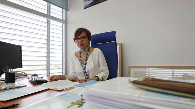 La vicerrectora María del Mar Ruiz en su despacho.