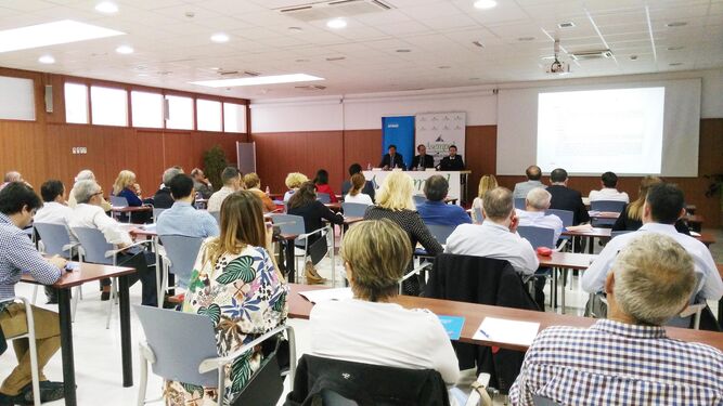 La sede de Asempal acogió la presentación de la quinta edición del 'Barómetro de la Empresa Familiar'.