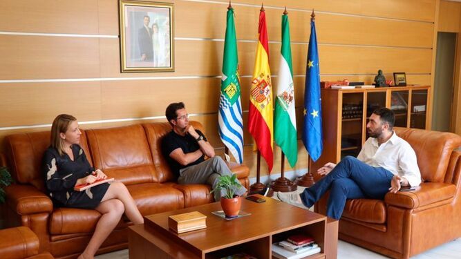 El presidente del club ejidense, con el alcalde de El Ejido Francisco Góngora y la concejal Mª José Martín.