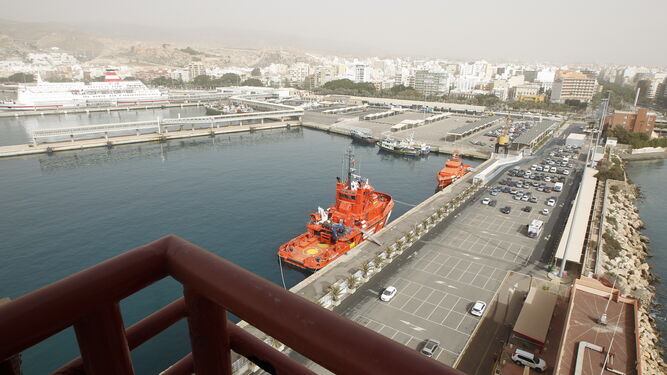 Instalaciones del puerto de la capital.
