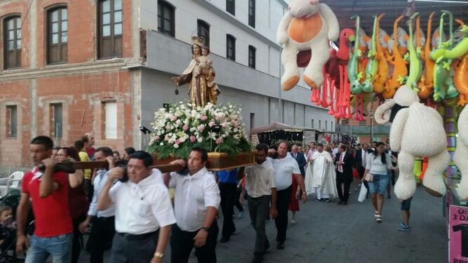 Conmemoración en honor a la Patrona en el barrio vicario de La Gangosa