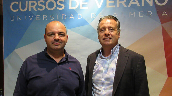 José Luis Ruiz y Carlos Juiz tras sus ponencias sobre Turismo y Tecnología de la Universidad de Almería.