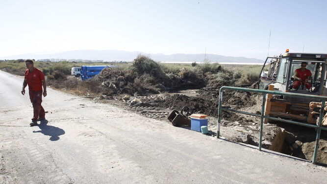Coexphal inició las obras para llevar el agua de la desaladora de la capital al Bajo Andarax el pasado 19 de julio.