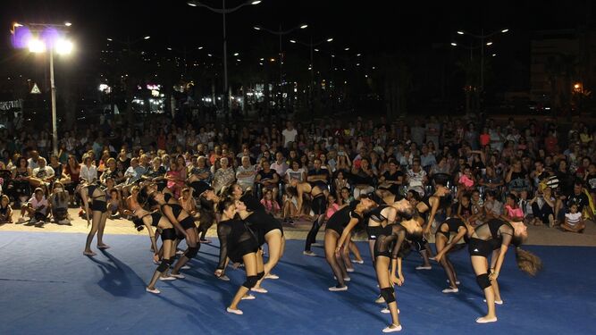Cientos de personas disfrutaron de un espectáculo de fin de curso protagonizado por alumnos de la Escuela Municipal de Baile de Pulpí.