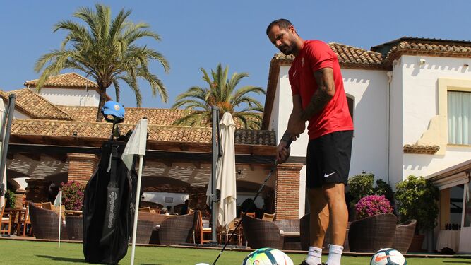 El jugador malagueño, ayer en la concentración del equipo en Marbella.