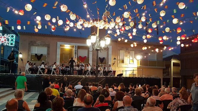 El concierto de la Banda Municipal de Fines tuvo lugar el martes.