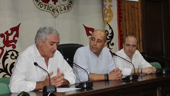Domingo Fernández, Manuel Buitrago y Ginés Fernández en la presentación.