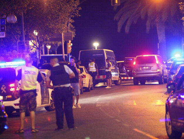 Los Mossos d'Esquadra han abatido esta noche a cuatro presuntos terroristas en Cambrils