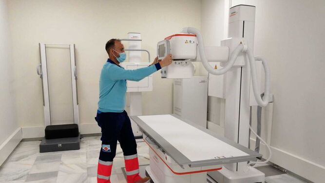 Centros de salud de la comarca del Poniente cuentan con una renovada sala de rayos X.