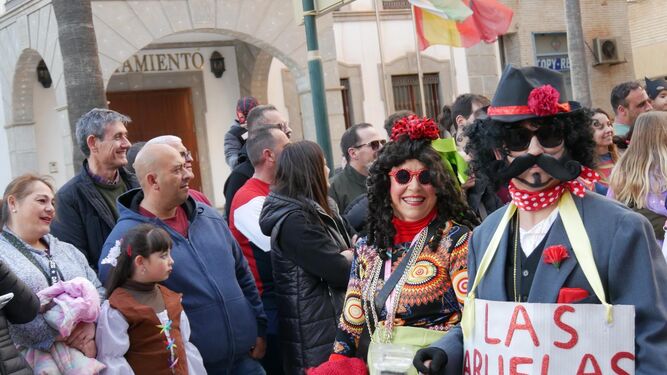 Luz, magia y creatividad: una tarde de Carnaval en Adra.