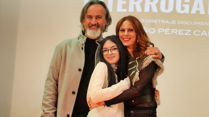 Miguel Morales, Terry Bordiu y Soraya Arán, la actriz de Serón.