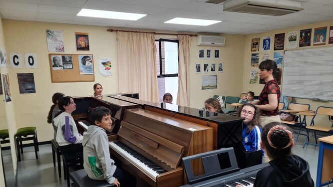 Una clase de piano en el Conservatorio de Música de Almería.
