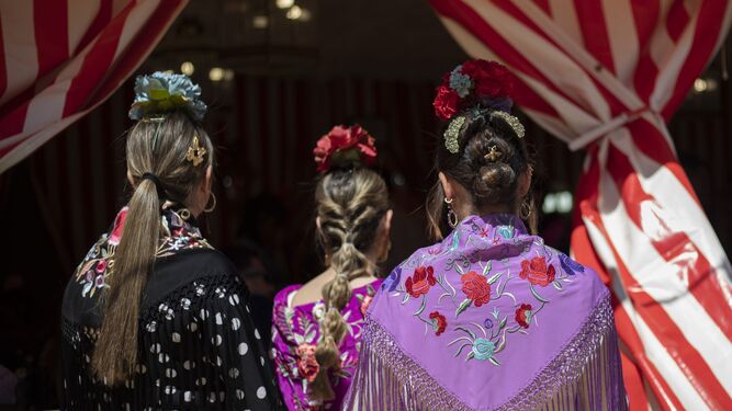 Flamencas en la Feria de Sevilla