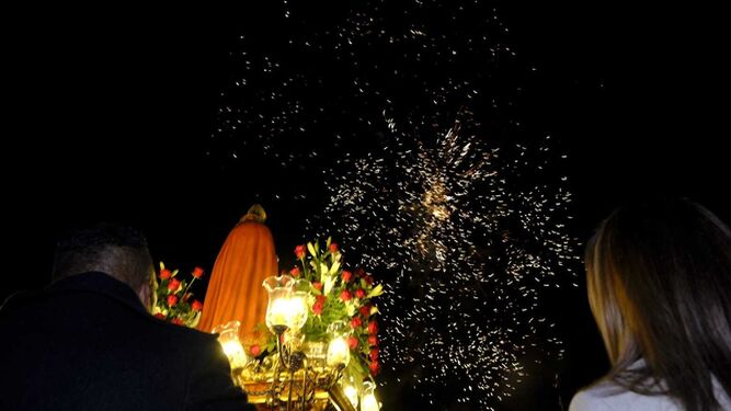 La procesión y los fuegos artificiales inauguran las fiestas patronales 2024.