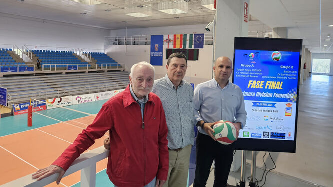 Juan Docio, Alfonso Martínez y José Antonio García en la presentación de este evento deportivo.