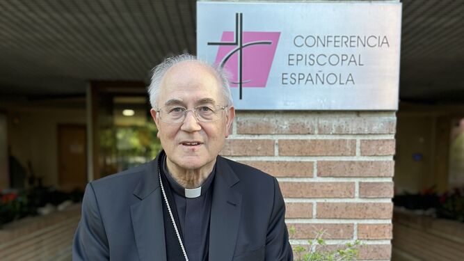 Monseñor Adolfo González Montes en la Conferencia Episcopal