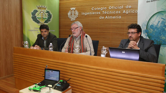 El Colegio Oficial de Ingenieros Técnicos Agrícolas de Almería acogió la charla.